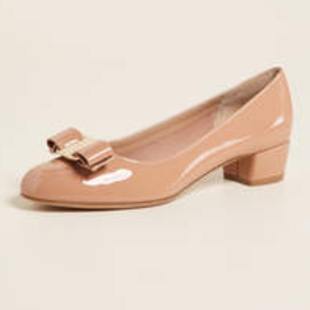BEIGE MK Kiara Patent Leather Mid Pump